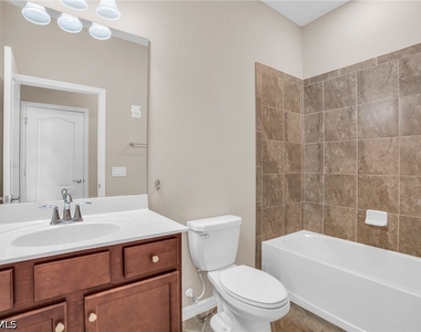 2061 Hamlin Street - Photo Thumbnail 7