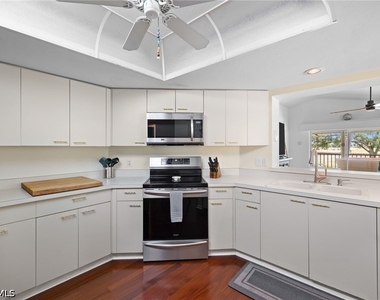 6290 Bellerive Avenue - Photo Thumbnail 12