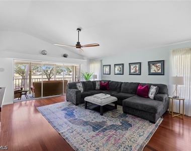 6290 Bellerive Avenue - Photo Thumbnail 2
