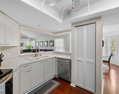 6290 Bellerive Avenue - Photo Thumbnail 13
