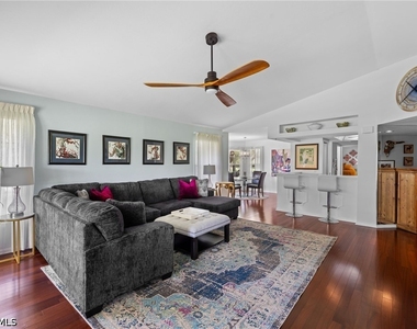 6290 Bellerive Avenue - Photo Thumbnail 9