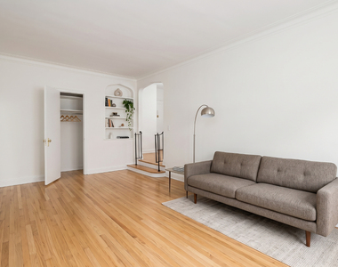 4960 Broadway - Photo Thumbnail 2