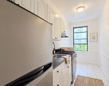 4960 Broadway - Photo Thumbnail 1