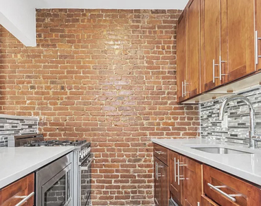23 West 94th Street - Photo Thumbnail 2