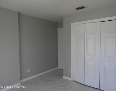 4825 47th Court - Photo Thumbnail 14