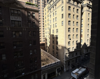 139 West 55th Street - Photo Thumbnail 5