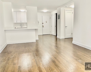E 16 St - Photo Thumbnail 1