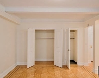 East 68 Street - Photo Thumbnail 1