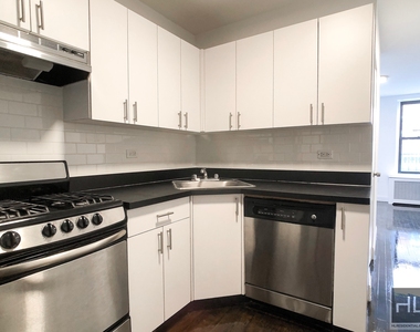 East 89 Street - Photo Thumbnail 5