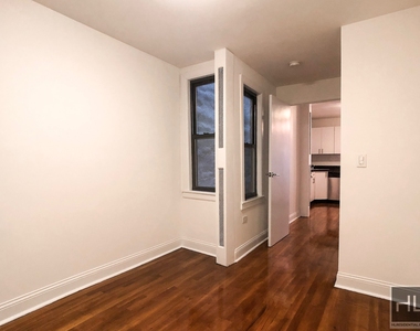 East 89 Street - Photo Thumbnail 1