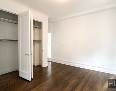 West 72 Street - Photo Thumbnail 3