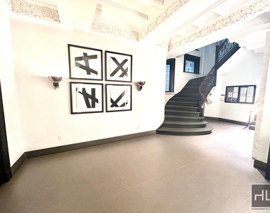 West 72 Street - Photo Thumbnail 7