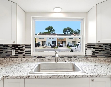 2871 S Pines Drive - Photo Thumbnail 5
