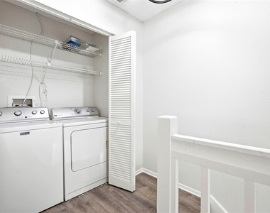 2871 S Pines Drive - Photo Thumbnail 14
