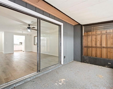 2871 S Pines Drive - Photo Thumbnail 15