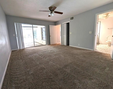 11003 66th Terrace - Photo Thumbnail 7