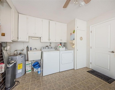 2739 Sherbrooke Lane - Photo Thumbnail 17
