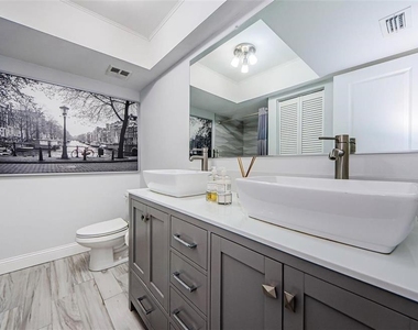 2739 Sherbrooke Lane - Photo Thumbnail 16