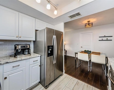 2739 Sherbrooke Lane - Photo Thumbnail 7