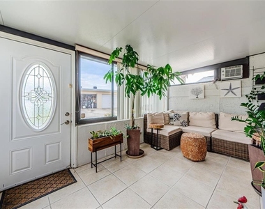 2739 Sherbrooke Lane - Photo Thumbnail 2
