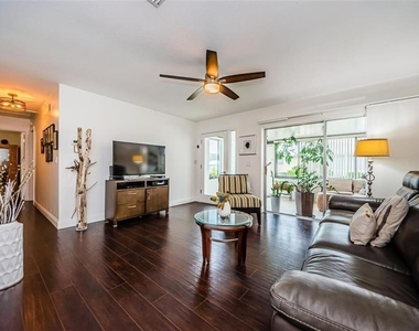 2739 Sherbrooke Lane - Photo Thumbnail 4