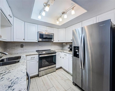 2739 Sherbrooke Lane - Photo Thumbnail 10