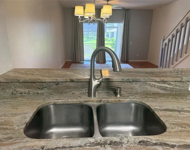6211 Bayside Key Drive - Photo Thumbnail 5