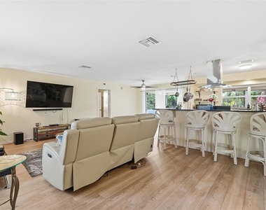 764 Forest Glen Road - Photo Thumbnail 22