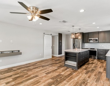 3792 Arkansas Avenue Ne - Photo Thumbnail 4
