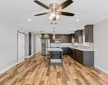 3792 Arkansas Avenue Ne - Photo Thumbnail 3