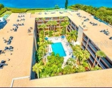 12760 Indian Rocks Road - Photo Thumbnail 2