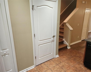 15924 Fishhawk Creek Lane - Photo Thumbnail 6