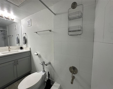 6161 Gulf Winds Drive - Photo Thumbnail 11