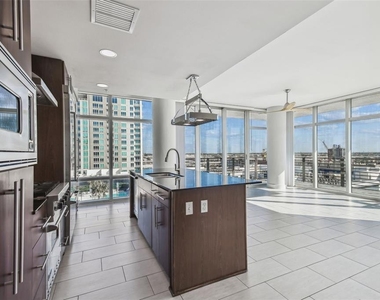 1208 E Kennedy Boulevard - Photo Thumbnail 11