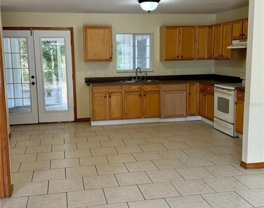 41 Pine Circle - Photo Thumbnail 3