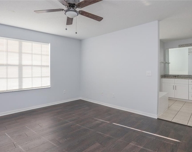 202 Washington Palm Loop - Photo Thumbnail 11