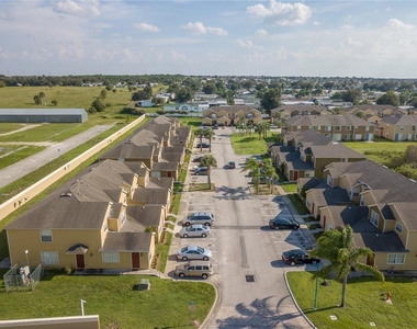 202 Washington Palm Loop - Photo Thumbnail 22