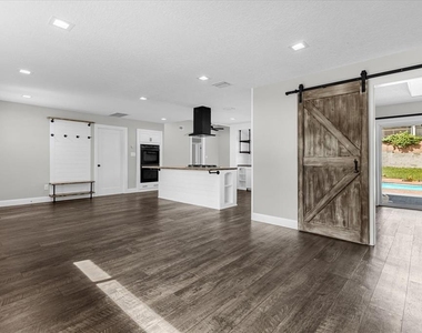 8756 Granada Boulevard - Photo Thumbnail 5