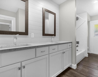 8756 Granada Boulevard - Photo Thumbnail 16