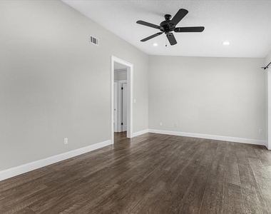 8756 Granada Boulevard - Photo Thumbnail 10