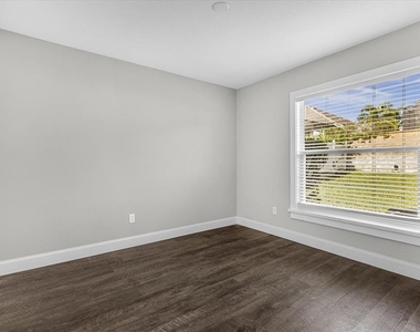 8756 Granada Boulevard - Photo Thumbnail 14