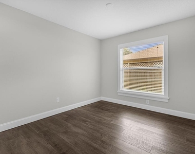 8756 Granada Boulevard - Photo Thumbnail 12