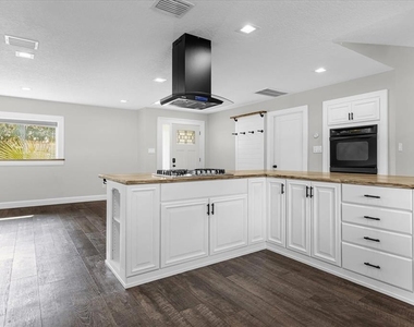 8756 Granada Boulevard - Photo Thumbnail 7