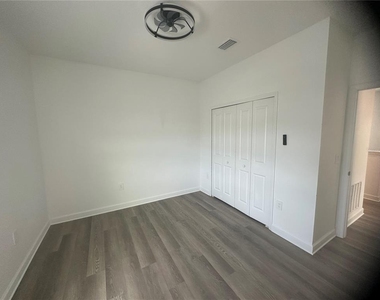 3115 Addison Boulevard - Photo Thumbnail 8