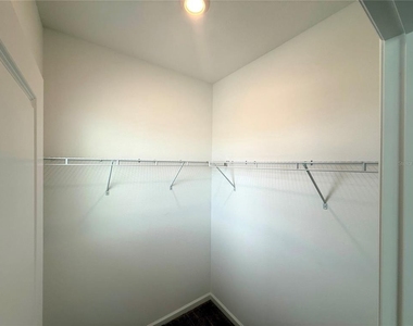 2970 Armstrong Avenue - Photo Thumbnail 37