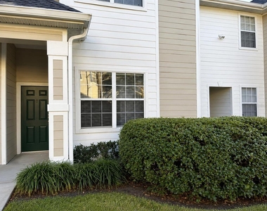 303 Southern Pecan Circle - Photo Thumbnail 6