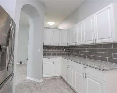 12834 Woodbury Glen Drive - Photo Thumbnail 11