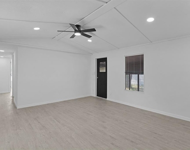 33514 Luana Court - Photo Thumbnail 18