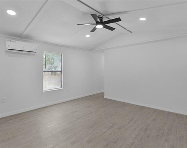 33514 Luana Court - Photo Thumbnail 16