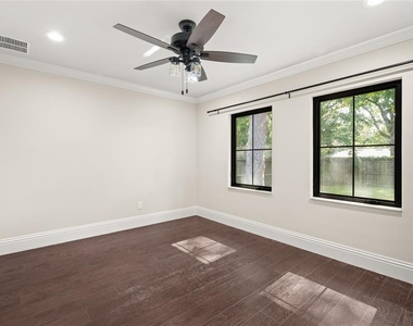 648 Fitzwalter Drive - Photo Thumbnail 8
